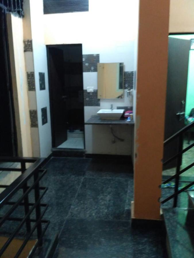 Metro House New Delhi Ngoại thất bức ảnh